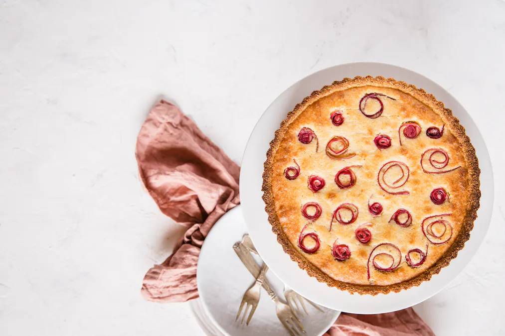 Keto rhubarb tart