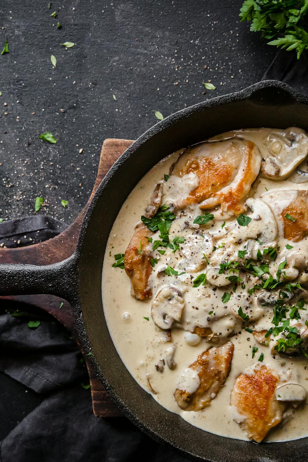 Keto Garlic Mushroom Chicken Thighs - Recipe - Diet Doctor