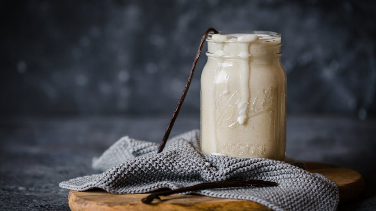 Low-carb vegan vanilla protein shake