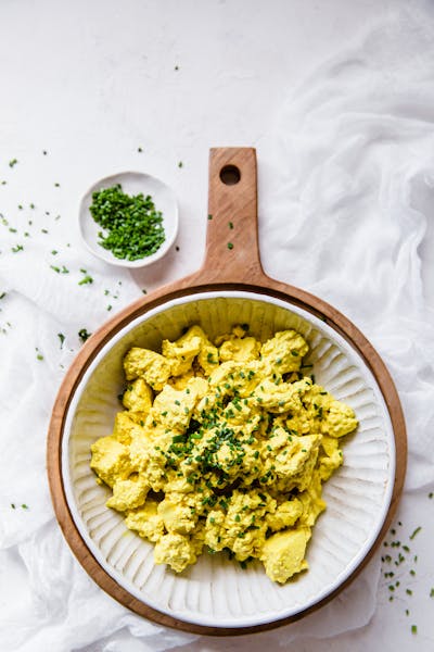Keto vegan tofu scramble