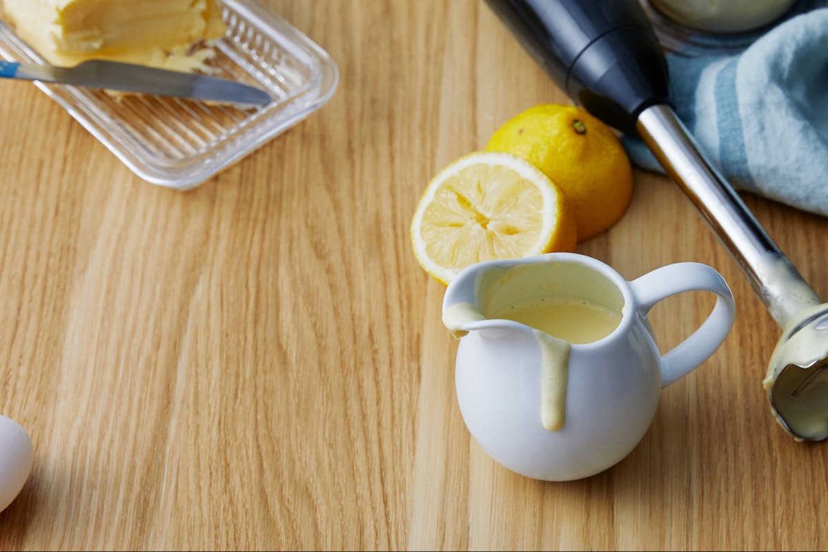 Super easy 5 minute hollandaise sauce