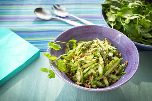 Low carb asparagus salad with walnuts