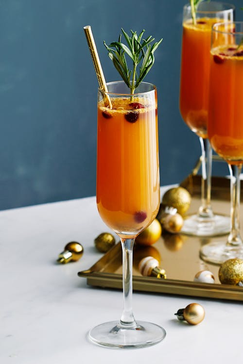 Low carb cranberry grapefruit mimosas