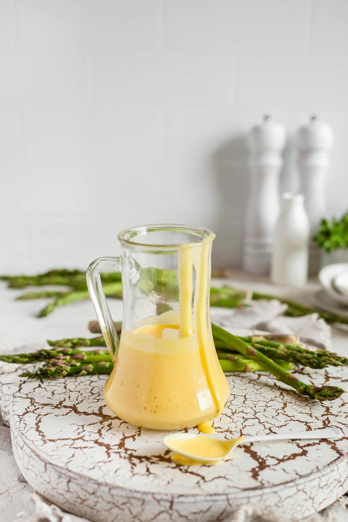 Super easy 5-minute hollandaise sauce