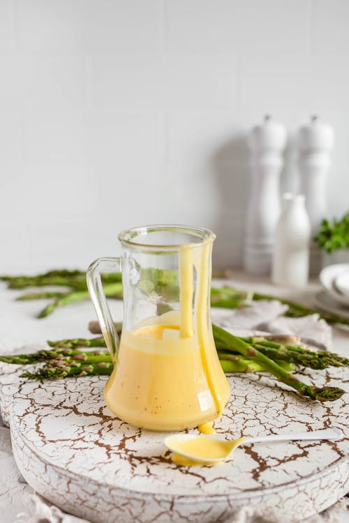 Super easy 5-minute hollandaise sauce