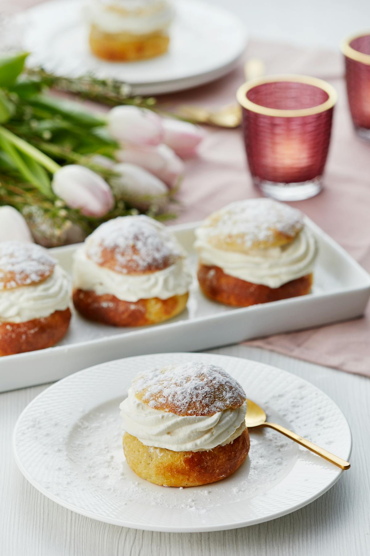 Mini keto cream buns (Swedish semlor)