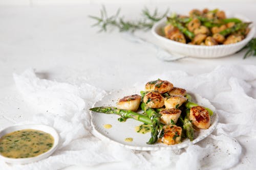 Seared scallops with tarragon butter