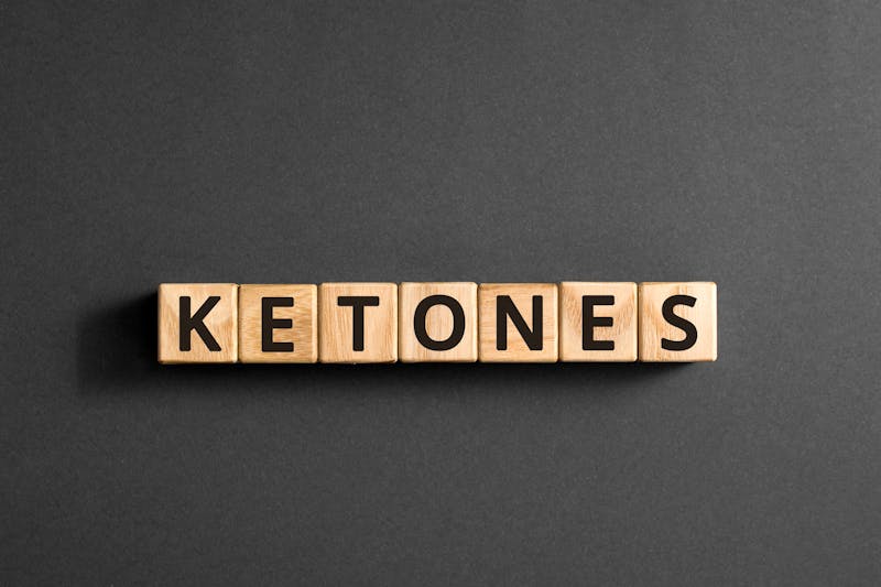 ketones-字从木块带字母