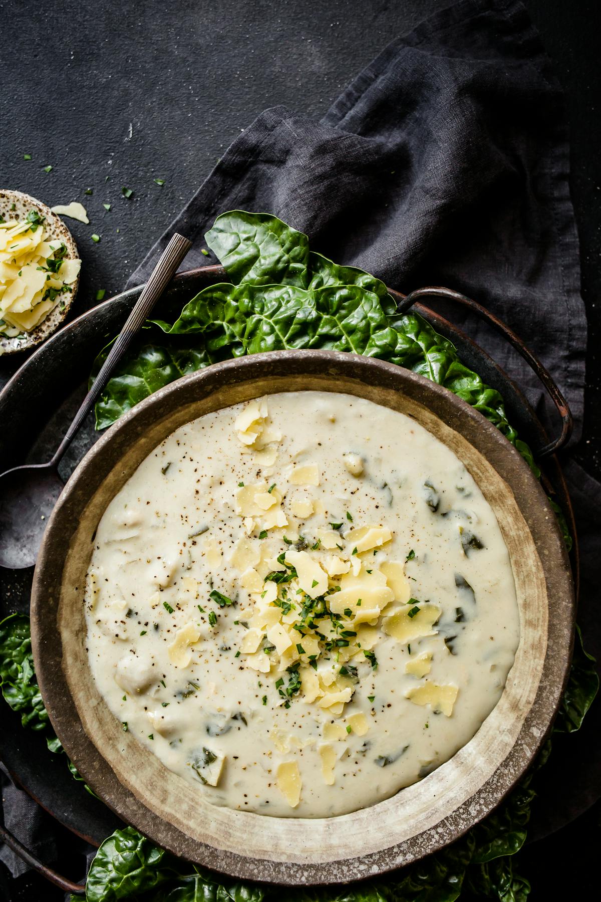 Low-carb spinach and artichoke soup