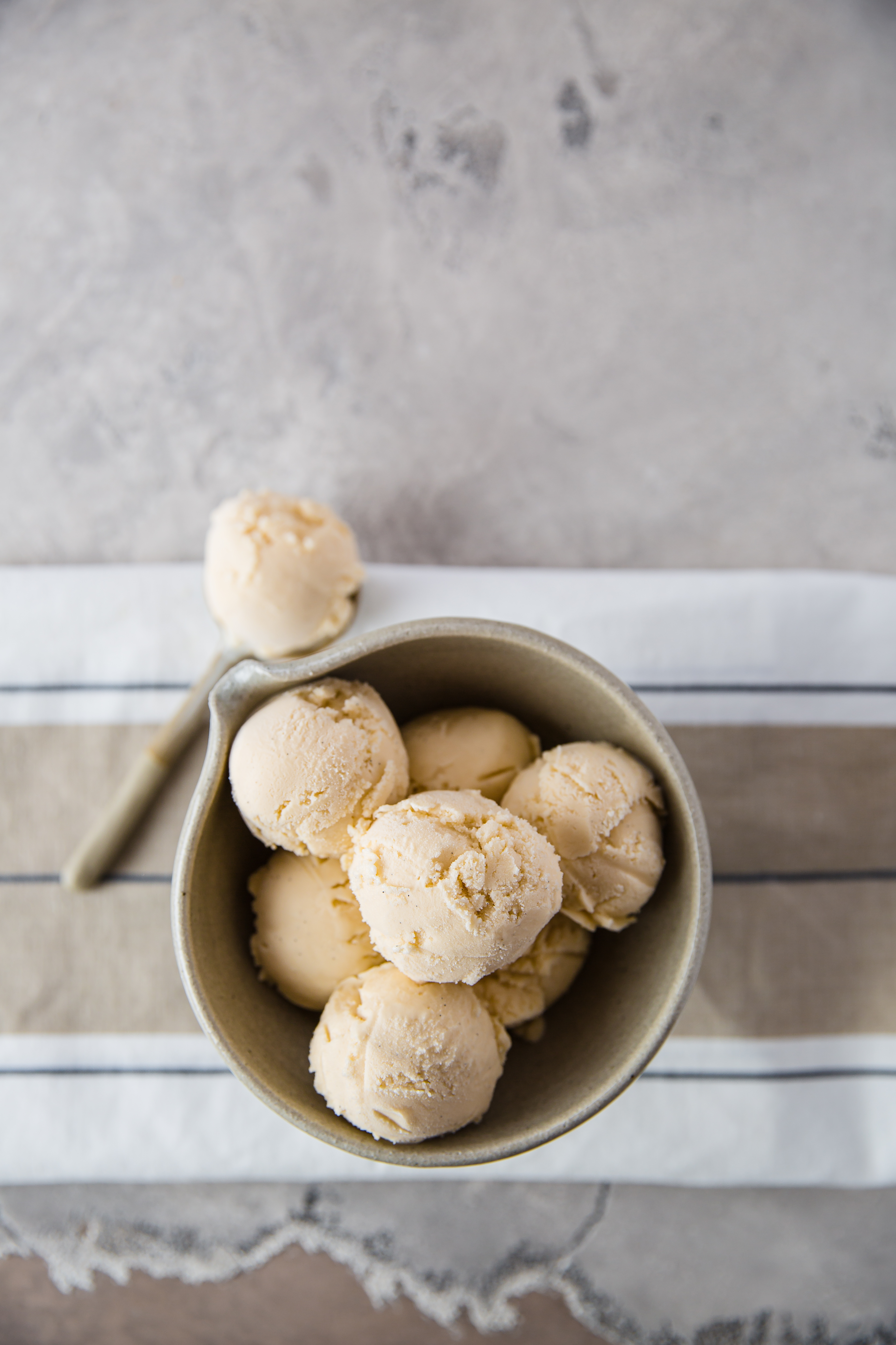 Keto vanilla ice cream with ice cream discount maker