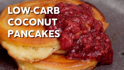 Low-carb coconut pancakes