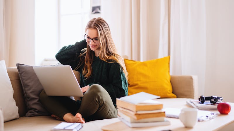 laptop_reading