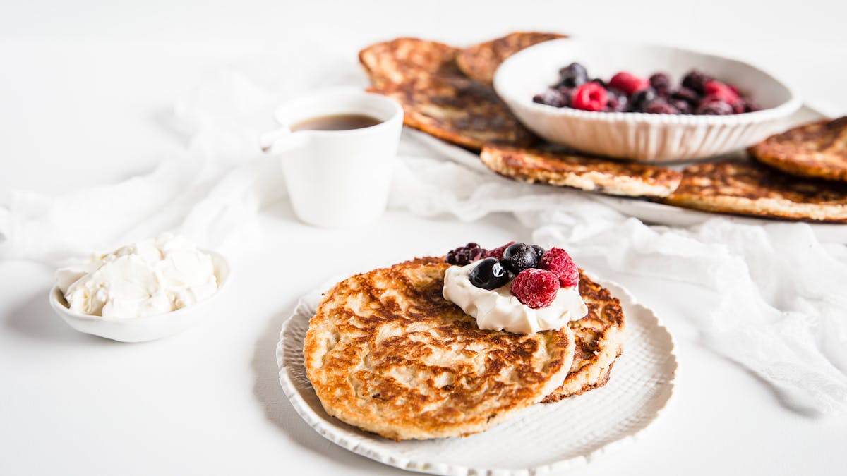 Crispy egg-free low-carb almond pancakes