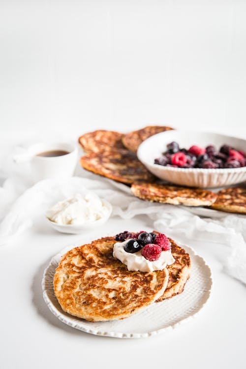 Crispy egg-free low carb almond pancakes