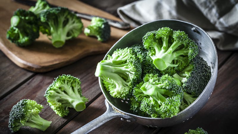 Broccoli 101: nutrition facts and tasty tips