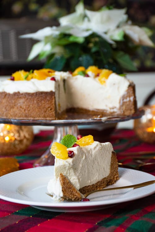 Low carb orange and gingerbread cheesecake