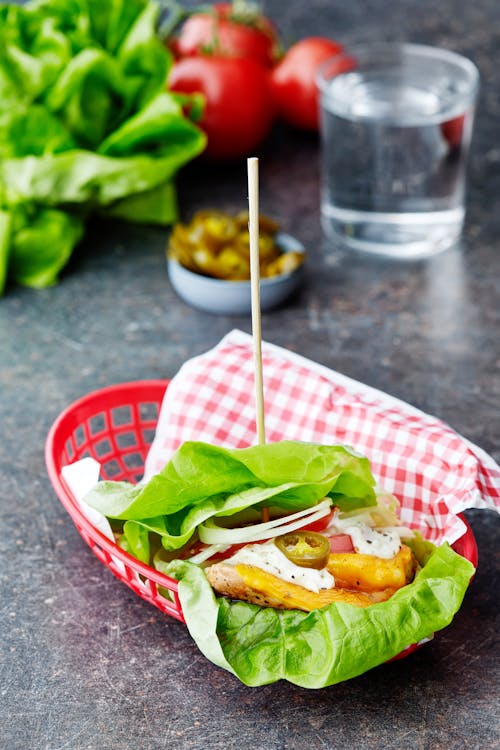 Keto chicken burger with jalapeño aioli