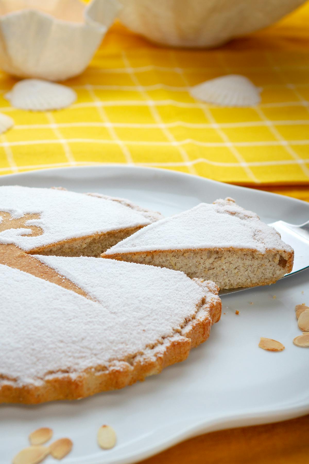 Spanish low-carb almond cake (Tarta de Santiago)