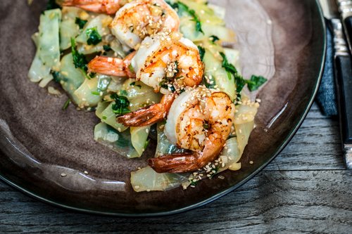 Garlic ginger stir-fry with shrimp and cabbage