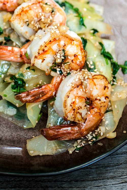Garlic ginger stir-fry with shrimp and cabbage