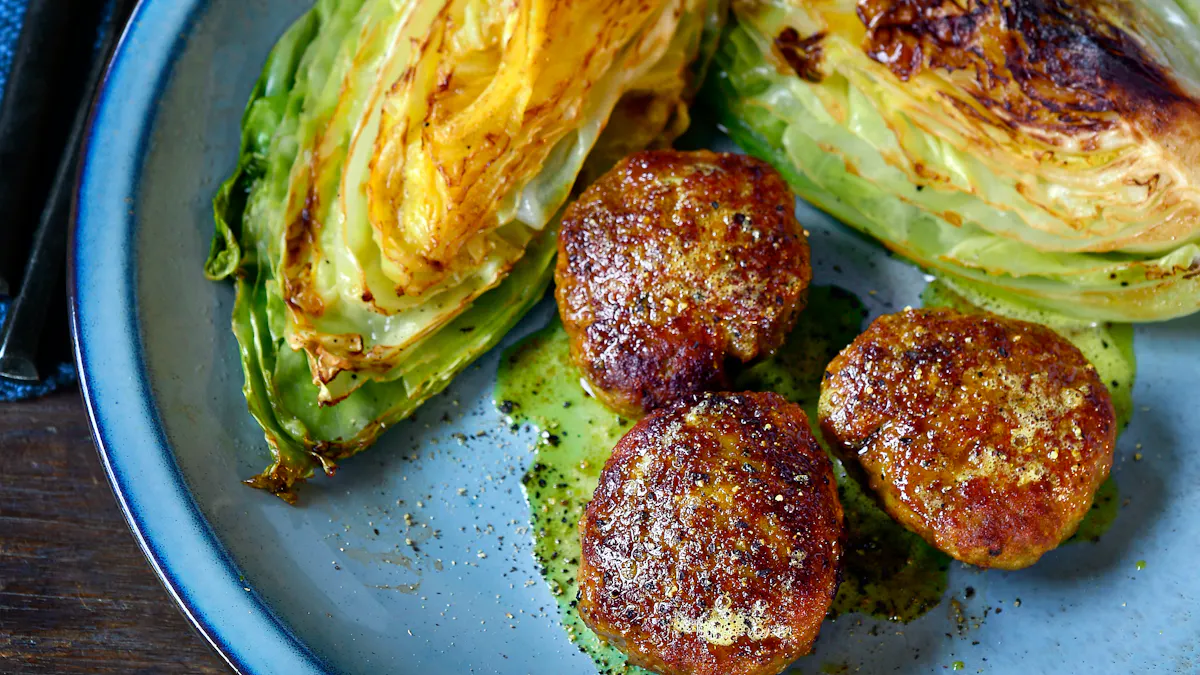 Sautéed pointed cabbage with chicken meatballs