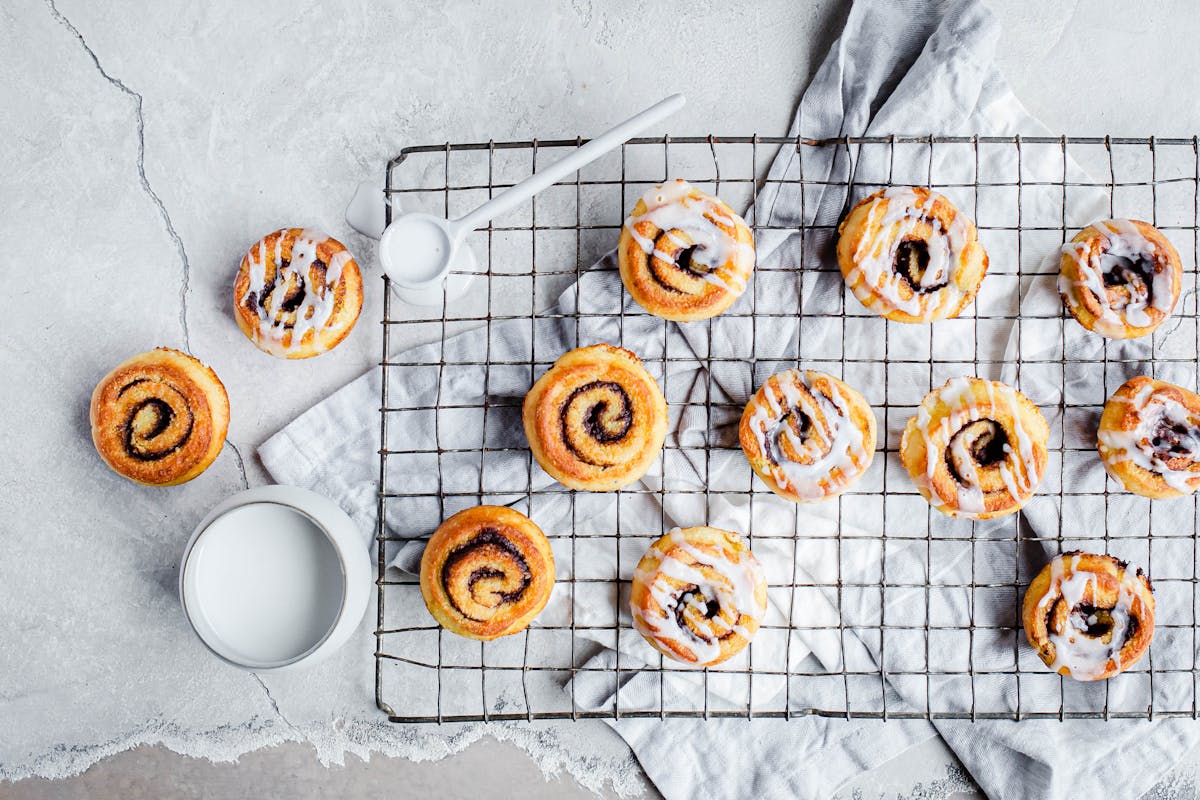 Keto cinnamon rolls