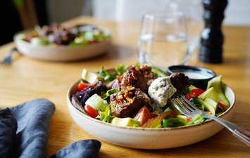 Steak bite salad
