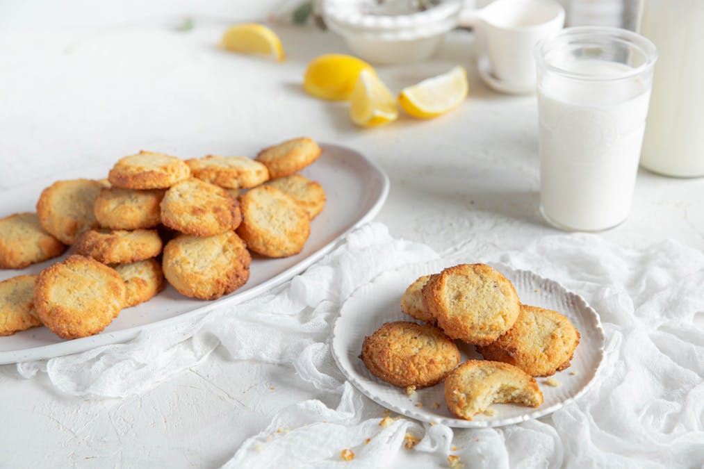 Keto lemon cheesecake cookies