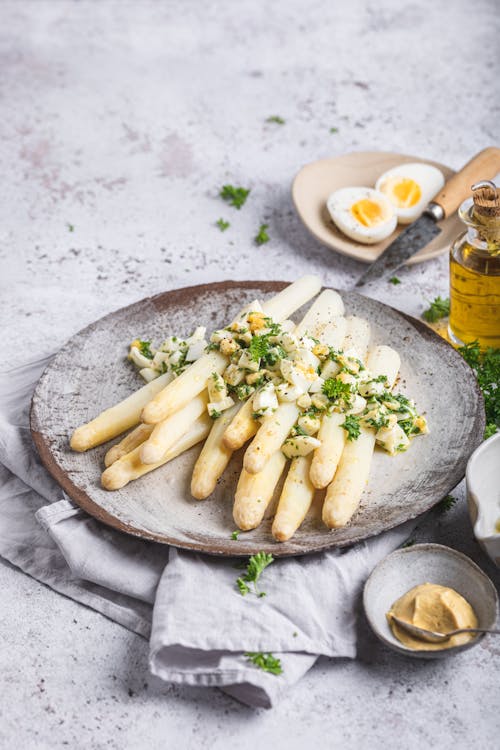 White asparagus with egg vinaigrette