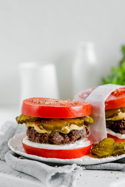 Keto tomato smash burger