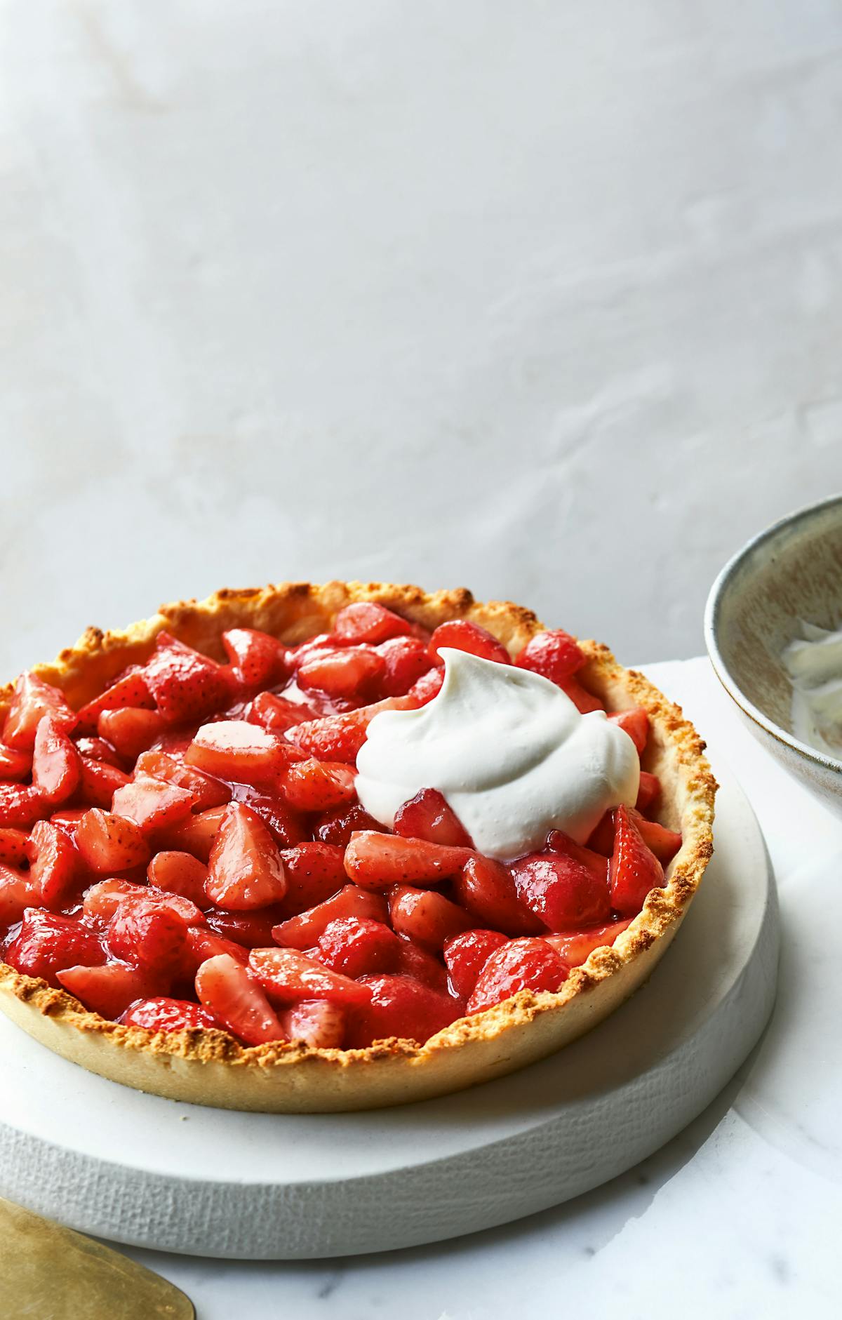 Low carb strawberry and cream pie