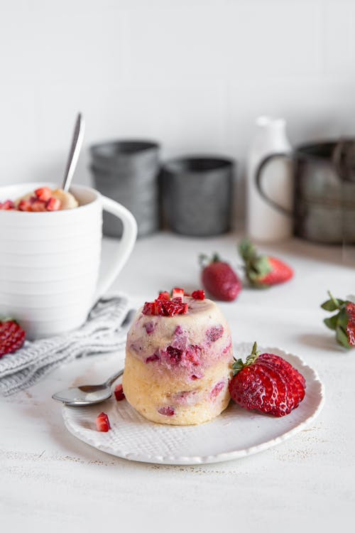 Protein strawberry vanilla mug cake
