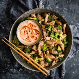 Asian-chicken-stir-fry-with spicy-mayo-1×1