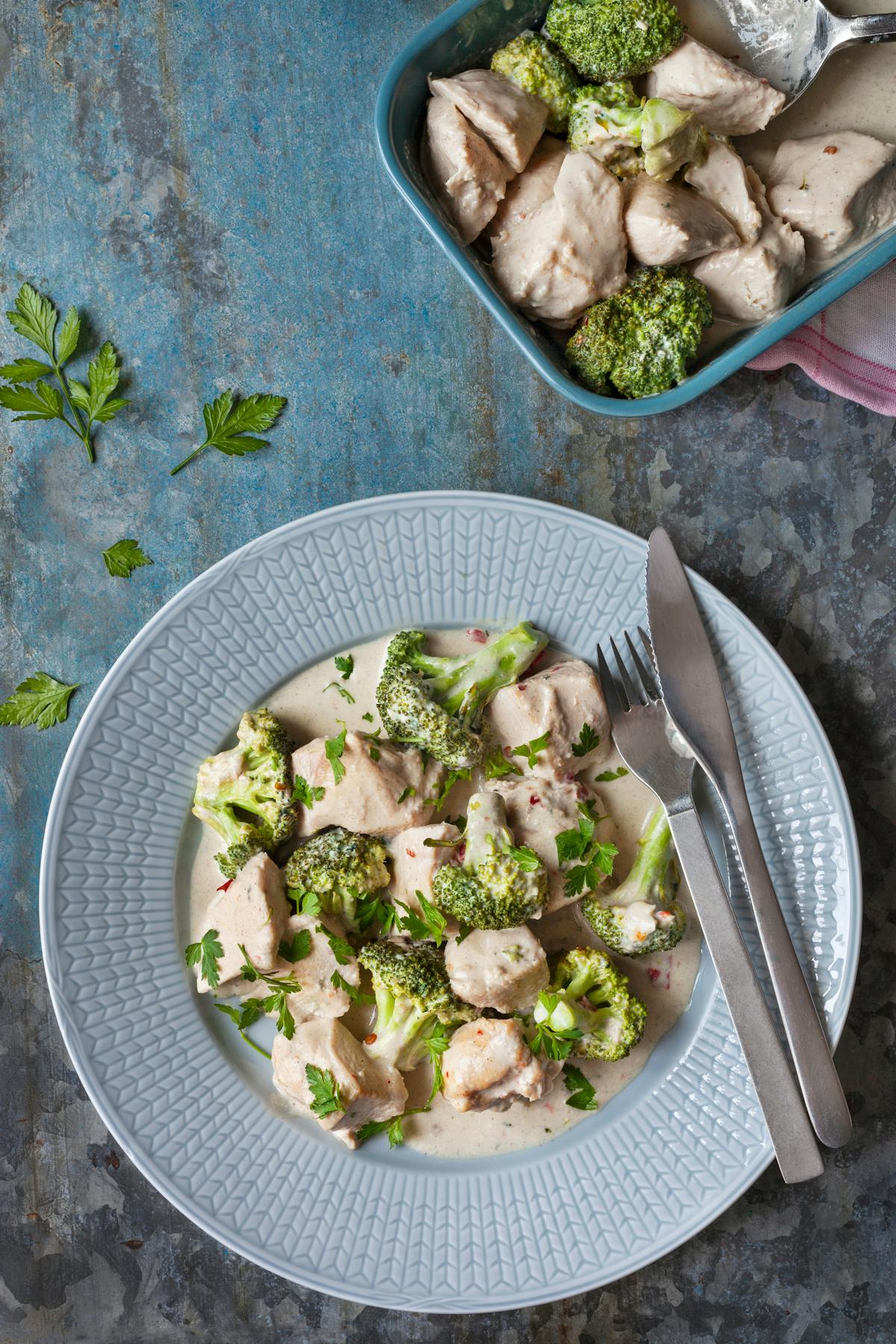 Spicy keto chicken casserole with blue cheese