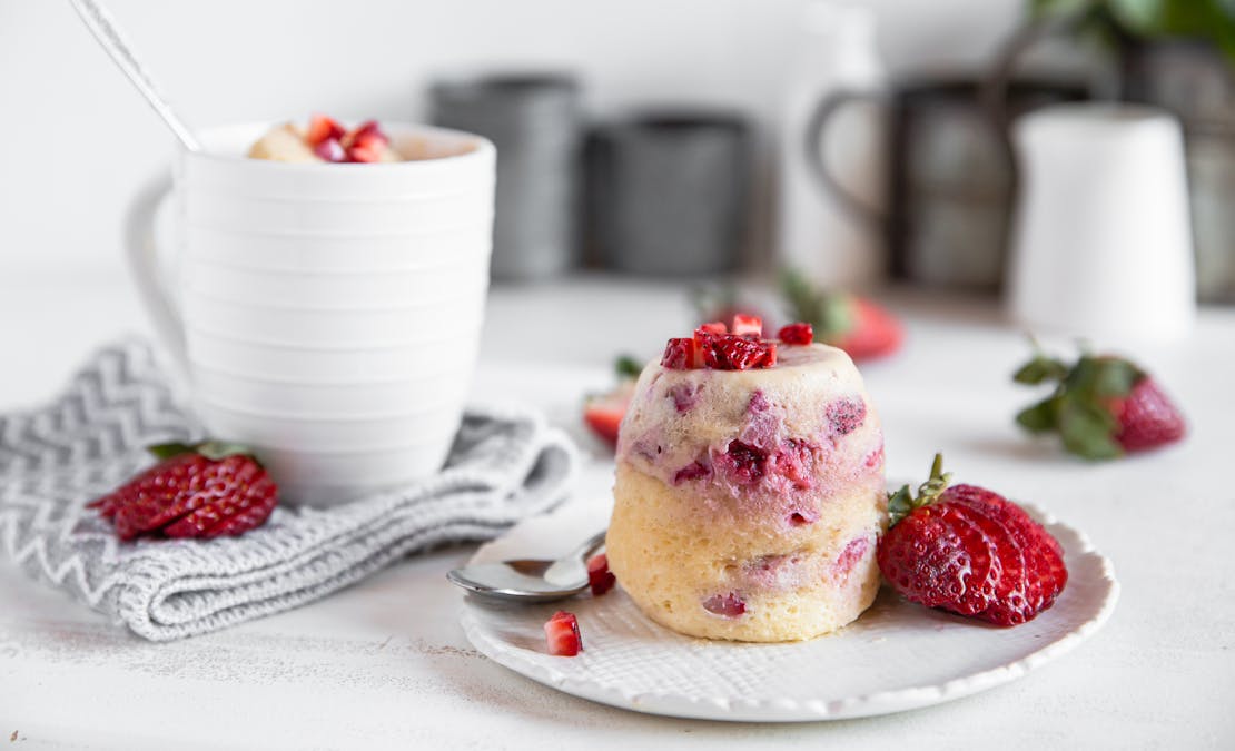 Protein strawberry vanilla mug cake