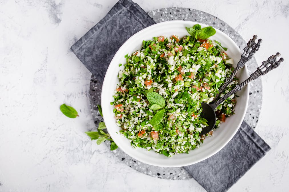 Low carb tabouleh (Middle eastern parsley salad)