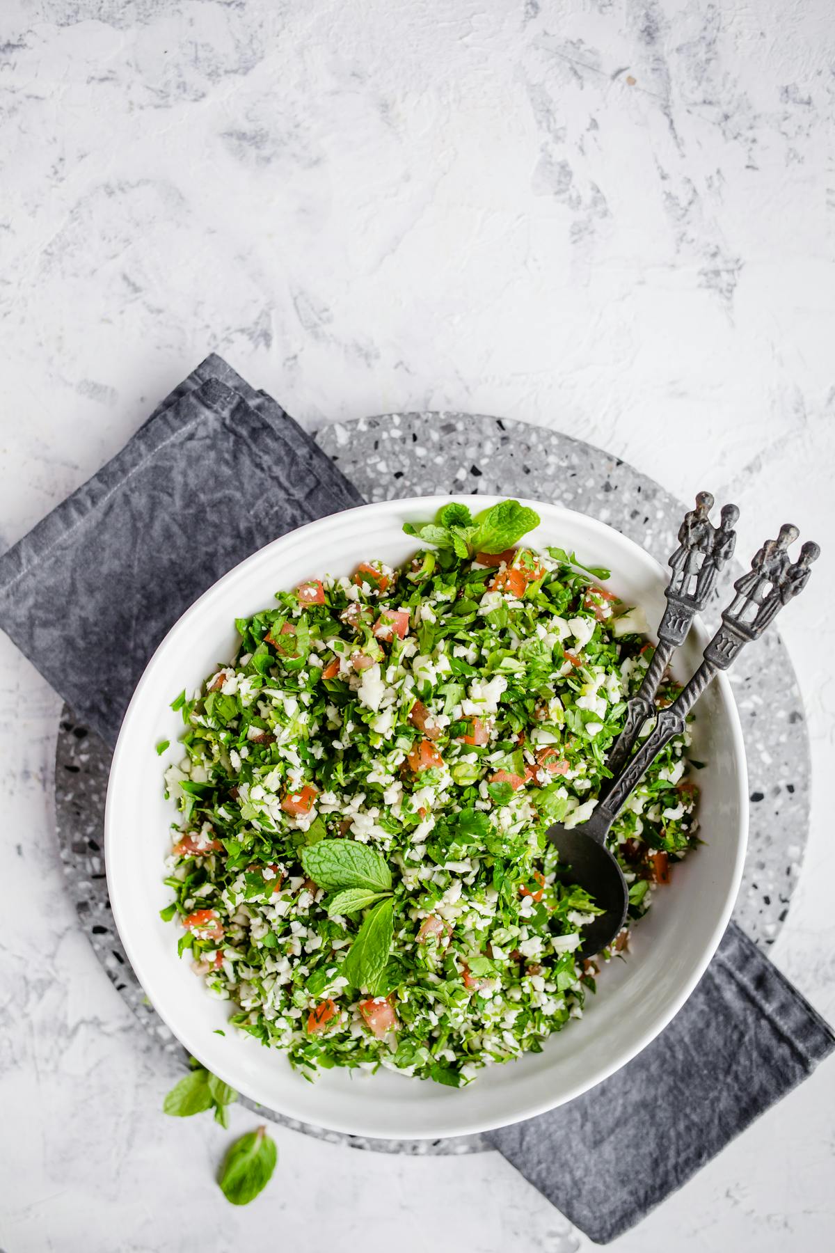 Low carb tabouleh (Middle eastern parsley salad)