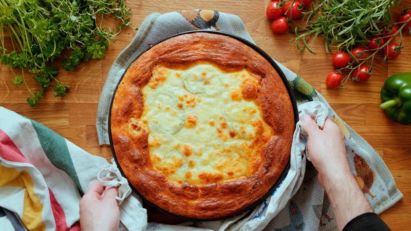 Low-carb deep dish pan pizza
