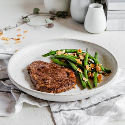 sirloin-steak-with-butterfried-green-beans-and-almonds-1×1
