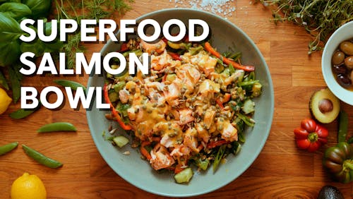Superfood salmon salad bowl