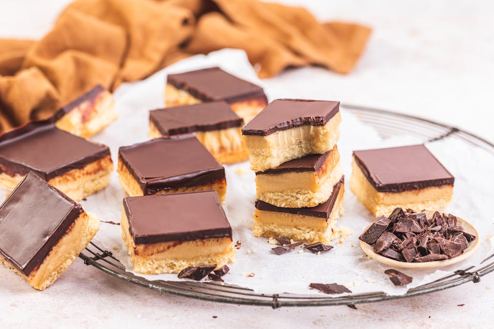 Keto caramel slice