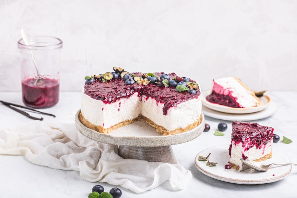 Low carb vanilla berry cheesecake