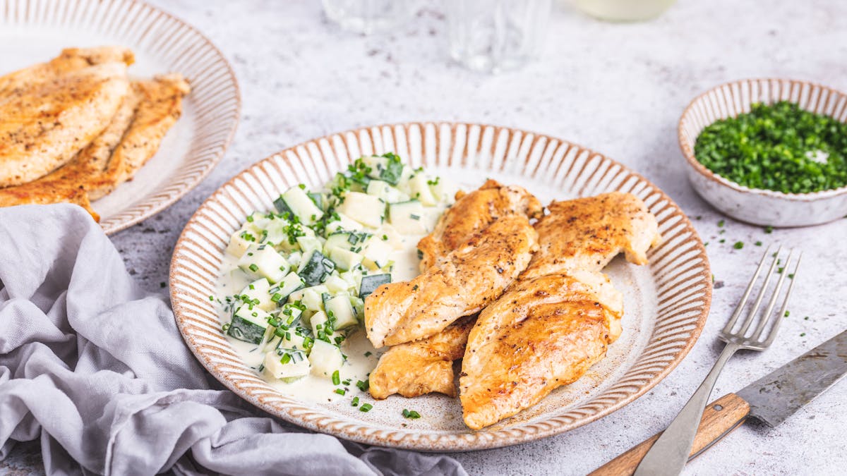 Skillet chicken breast with no-tato salad