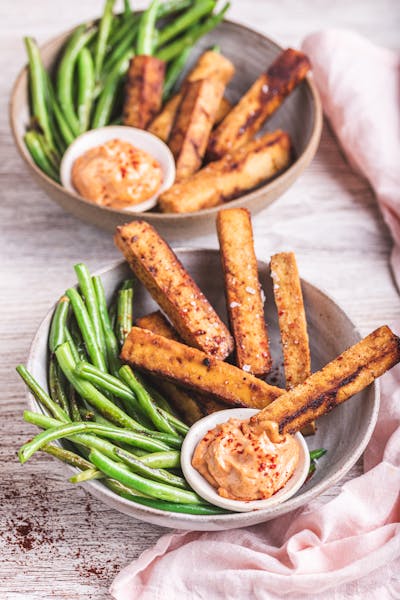 Crispy tofu sticks with green bean fries and chipotle mayo