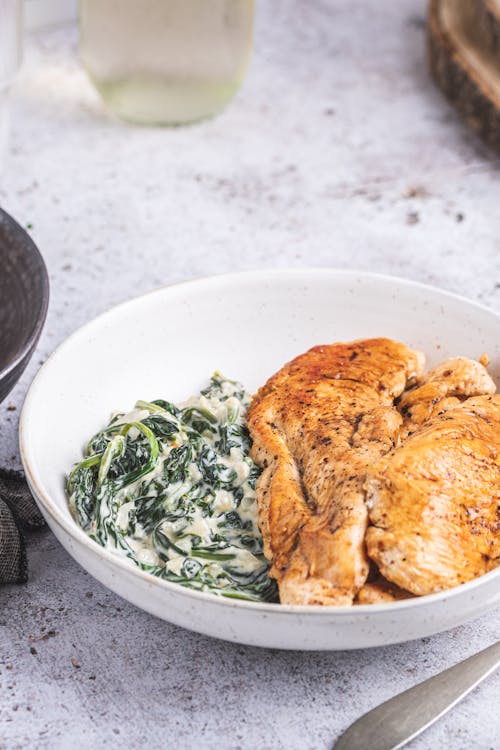 Skillet chicken breast with creamed spinach