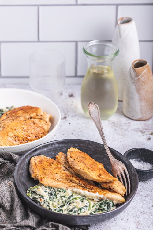 Skillet chicken breast with creamed spinach