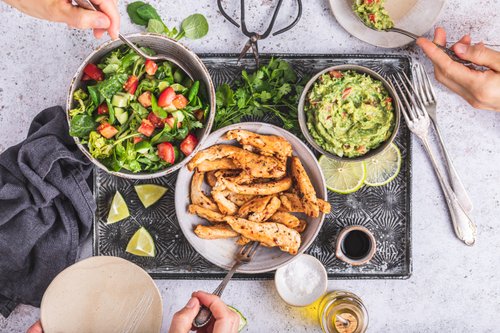 Mexican chicken with salad and guacamole