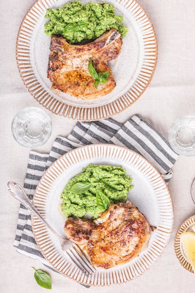Skillet pork chops with broccoli mash