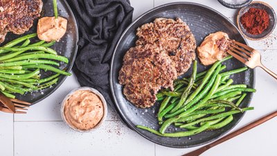 Smash burger with green bean fries and chipotle mayo