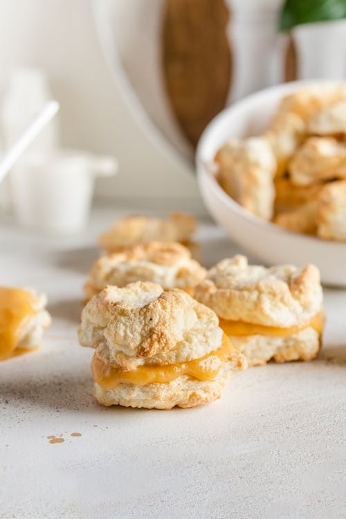 Low carb almond cloud cookies with lemon curd